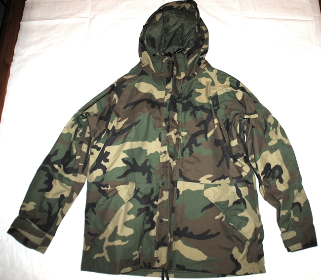 US MILITARY ECWCS GORE TEX COLD WEATHER WOODLAND CAMO PARKA - X-LARGE LONG