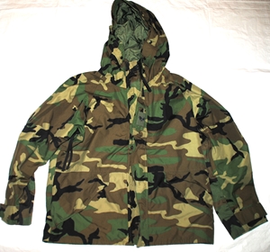 US MILITARY ECWCS GORE TEX COLD WEATHER WOODLAND CAMOUFLAGE PARKA - LARGE SHORT