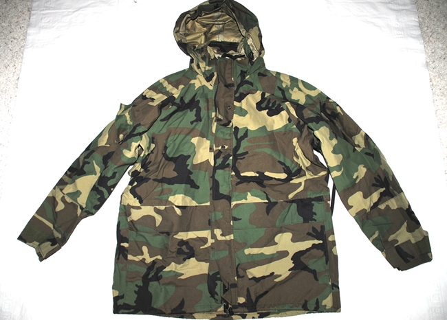 USMC ECWCS GEN II GORE TEX COLD/WET WEATHER WOODLAND CAMO PARKA