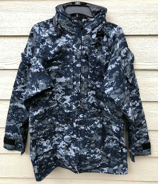 US NAVY NWU GORE TEX COLD WEATHER DIGITAL CAMOUFLAGE PARKA - SMALL