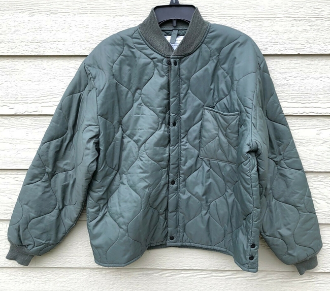 Genuine US Air Force USAF Flyers CWU-9/P Quilted Liner Jacket - Large.